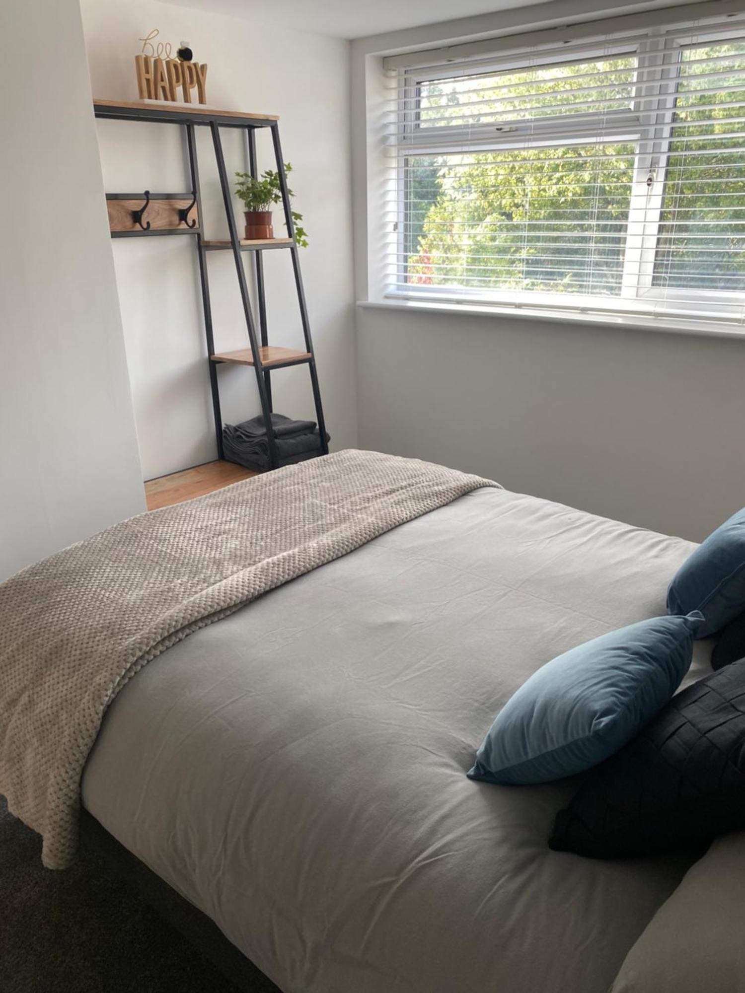 Modern 1 Bed Apartment With Car Parking Bitton 外观 照片